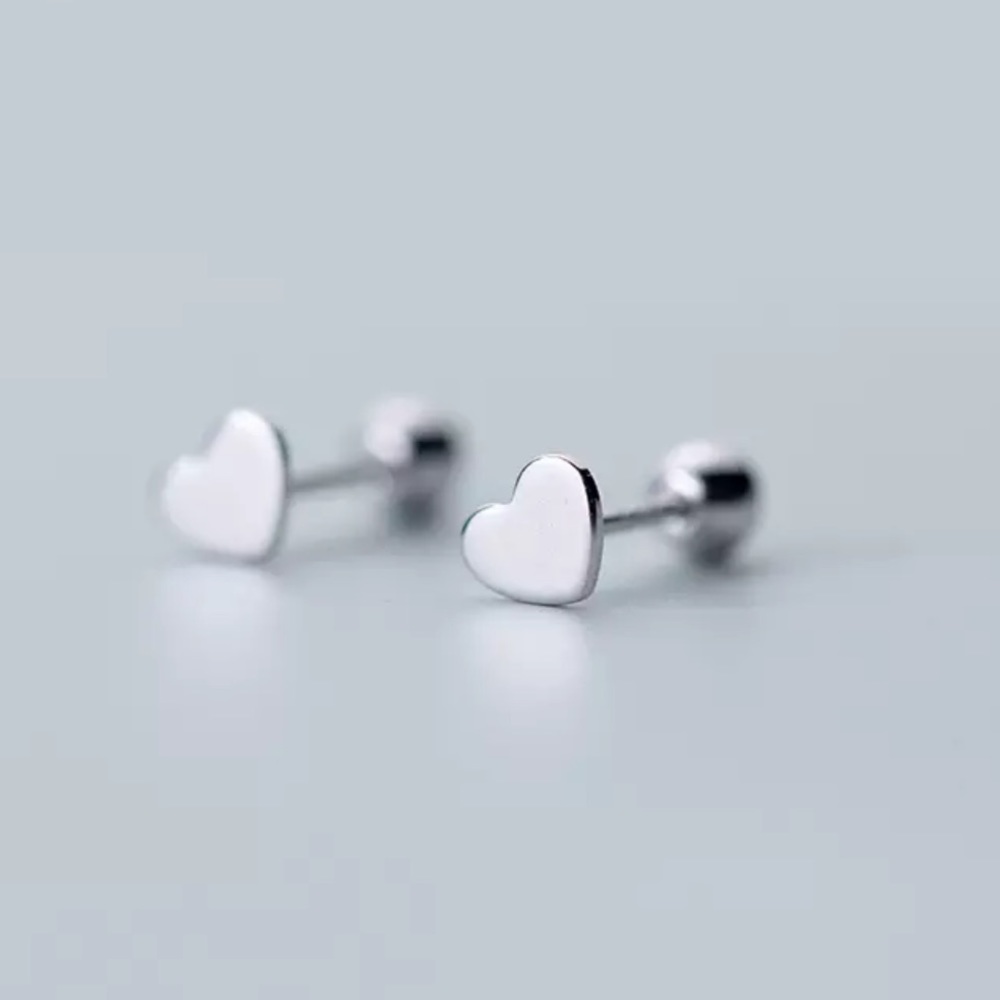 Tiny Heart Luxury Earrings. New!!!